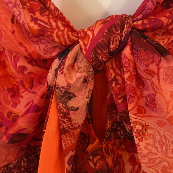 Alice and Olivia Harmony midi dress - Picture 7 of 16